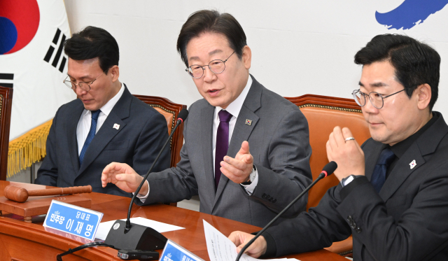 이재명 더불어민주당 대표가 21일 국회에서 열린 최고위원회의에서 현안에 관해 발언하고 있다. 오승현 기자