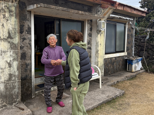 '계속 물질하고 싶죠, 바다만 살아있다면'…현시대 '폭싹 속았수다' 애순 엄마의 꿈 [김수호의 리캐스트]