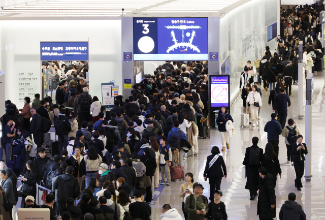 인천공항 출국 인파. 연합뉴스