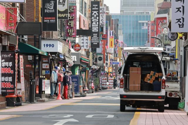 25일 서울 시내 한 식당가의 모습. 연합뉴스