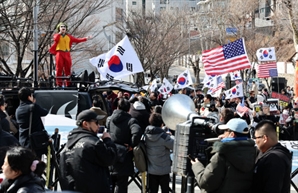 ‘돈벌이’ 나선 정치 유튜버들…3달간 후원금 살펴보니
