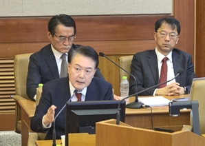 ‘자연인’ 尹 부부…'명태균 의혹' 피의자로 수사선상에