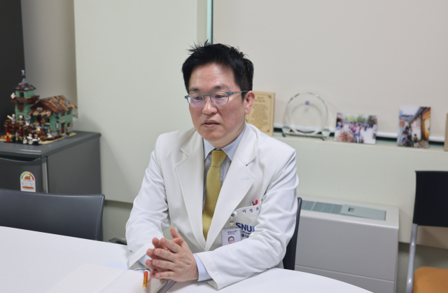 이정표 대한신장학회 총무이사(보라매병원 신장내과 교수)가 복막투석 시행률이 저조한 이유에 대해 설명하고 있다. 사진 제공=보라매병원
