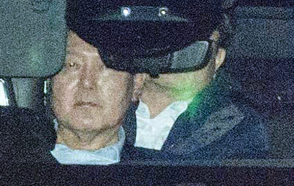 2025년 1월 15일 내란 우두머리 혐의로 고위공직자범죄수사처에 체포돼 조사를 마친 윤석열 전 대통령이 경기 의왕시 서울구치소로 향하고 있다. 연합뉴스