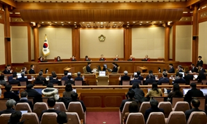 [속보] 헌재 "尹 비상계엄 실체적 요건 위반"