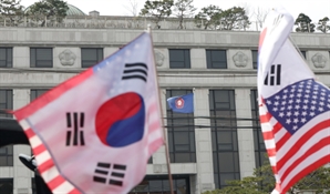 [속보] 헌재 "비상계엄, 민주주의 부정"…"국민 기본권 광범위 침해"