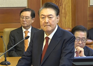 [속보] 尹, 파면뒤 첫 입장 "기대에 부응 못해 죄송…응원에 감사"