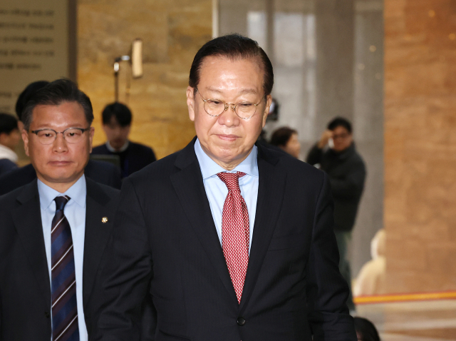 권영세 국민의힘 비상대책위원장이 헌법재판소의 윤석열 대통령 탄핵 인용이 발표된 4일 서울 여의도 국회에서 열린 긴급 의원총회에 참석하고 있다. 연합뉴스