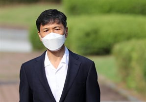"안희정, 성폭행 피해자에 8304만원 배상"…판결 확정됐다