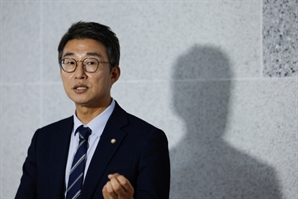 민주 "한덕수 탄핵, 한다면 다음주 넘기지 않을 것"