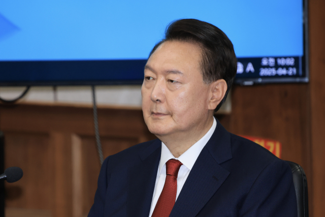 "내란으로 정신적 피해 입어"…尹에 위자료 청구소송 시작, 금액은?