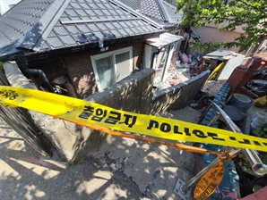 고물 분류 작업하다 '펑'…주택가 軍포탄 폭발 사고로 3명 중경상