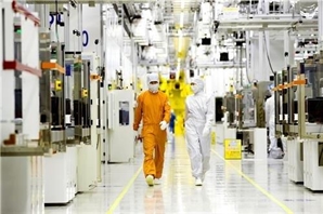 [컨콜] 삼성전자 "커스텀 HBM 2026년 양산…HBM3E 계단식 회복"