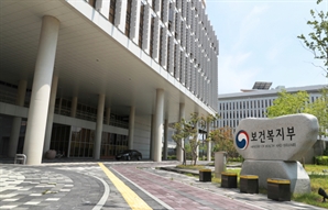 위원 추천기한 2주 미뤘지만… 의-정, 수급추계위 갈등구조는 여전