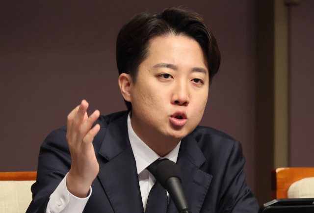 개혁신당 대선 후보로 나선 이준석 의원이 30일 서울 중구 한국프레스센터에서 열린 관훈토론회에서 발언하고 있다. 연합뉴스