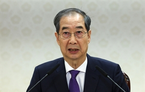 사퇴 임박한 한덕수 "안보 앞 타협없다…장병 처우 개선"