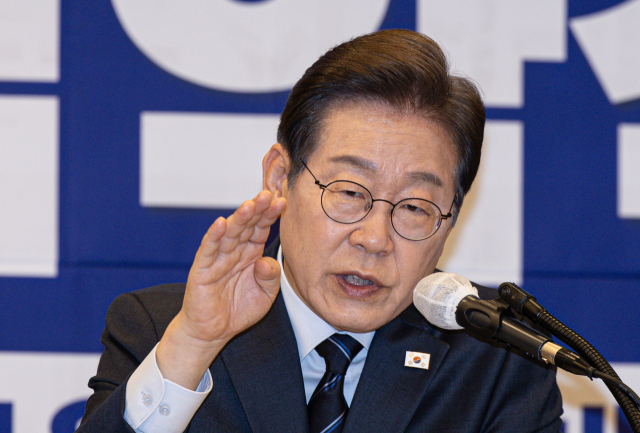 이재명 더불어민주당 대통령 후보가 1일 서울 중구 프레스센터에서 열린 한국노총 정책협약식에서 발언을 하고 있다. 뉴스1
