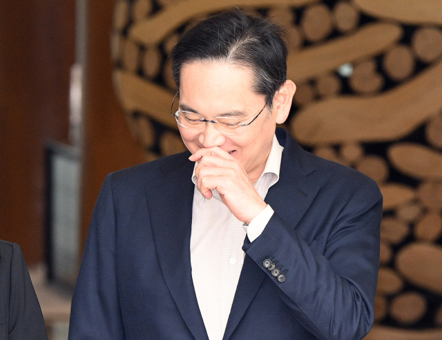 "삼성도 美공장 지을 것"…트럼프, 이재용도 압박했다 [글로벌 모닝 브리핑]