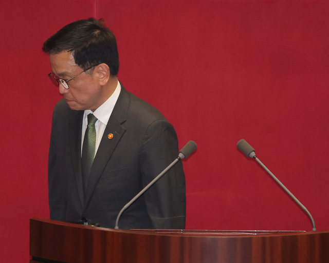 “기재부의 나라냐” 비아냥에도… 경제 관료 결기 보이고 떠난 최상목