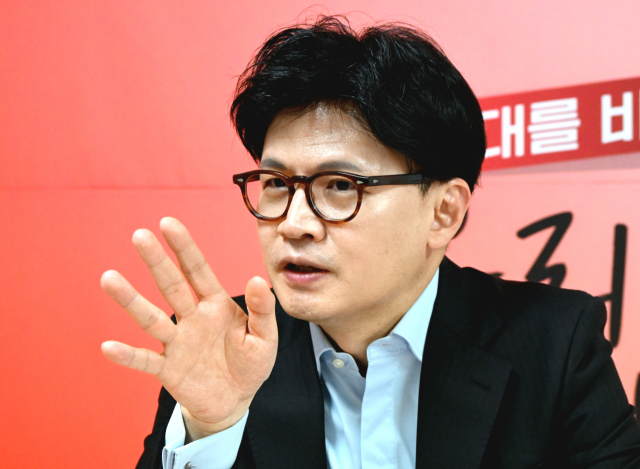 한동훈 국민의힘 대선 경선 후보가 27일 서울 여의도 캠프 사무실에서 본지와 인터뷰를 갖고 있다. 성형주 기자