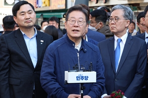 [속보] 고법, 이재명 피고인 소환장 발송…집행관송달 촉탁