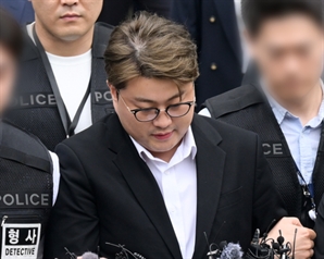 '음주 뺑소니 실형' 김호중, 징역 2년 6개월 2심도 불복…대법원 간다