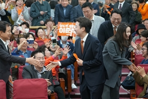 이준석 "이재명에 경제 맡기면 우하향"