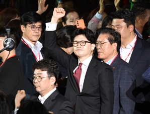 입장하는 한동훈 국민의힘 대선 경선 후보