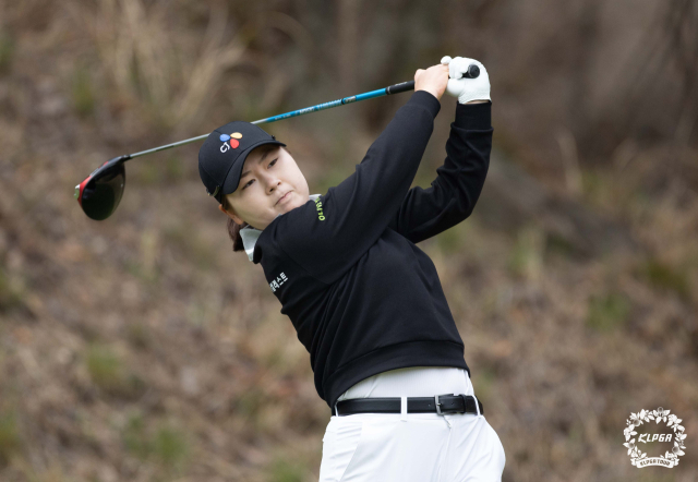 드라이버 샷하는 홍정민. 사진 제공=KLPGA