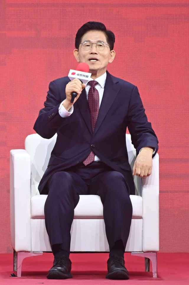 김문수 국민의힘 대선 경선 후보가 3일 경기 고양시 킨텍스에서 열린 국민의힘 최종 대선 후보 선출을 위한 전당대회에서 발언하고 있다. 연합뉴스