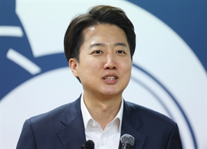 이준석 "민주당 의원들 집단 실성…대선 후보 법정구속 걱정해야"