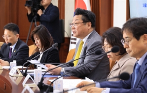예산 ‘0원’ 저출산·고령사회위원회…추경 50억 ‘심폐소생술’