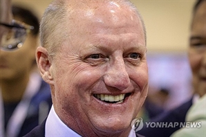 버크셔 이사회, 그레그 에이블 CEO 선출…워런 버핏 연말 은퇴