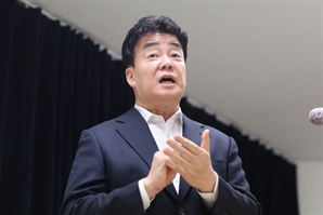 "베트남산 새우를…" 警, 백종원 '덮죽' 허위광고 논란 수사
