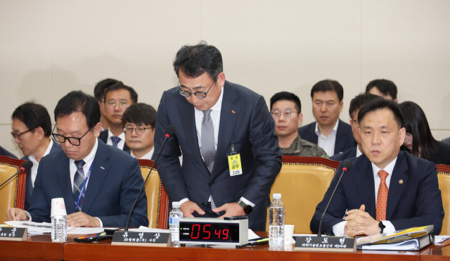 SKT發 보안규제 갑론을박…“재정비 시급” vs “신사업 불똥”
