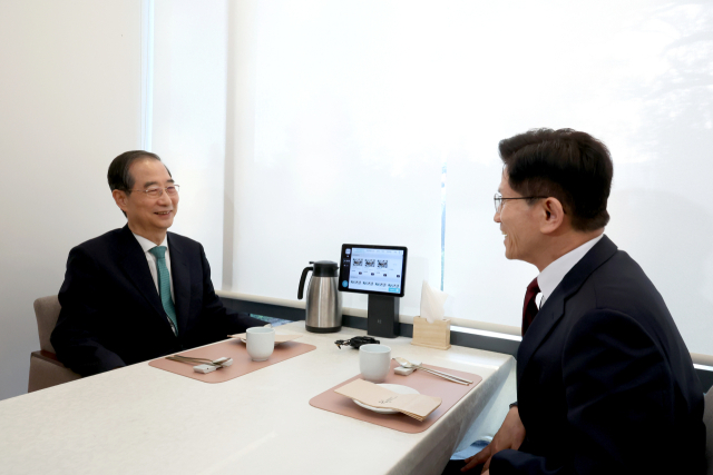 [속보] 김문수-한덕수 회동 빈손종료…韓측 "합의된 사안없다"