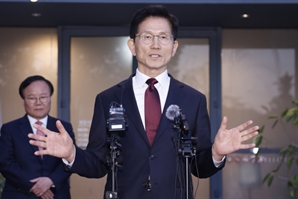 [속보] 김문수, 오늘 긴급 회견…단일화 입장 밝히나