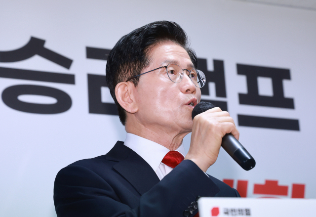 "어떤 불의에도 굴복하지 않아"…김문수 발언에 테마주 불기둥 [이런국장 저런주식]