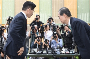 김문수-한덕수 단일화 회동 종료…입장차만 재차 확인
