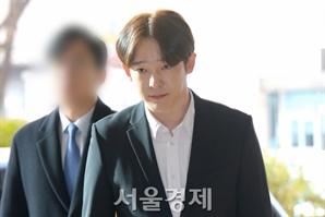 '마약 투약' 남태현, 집행유예 기간에 또 음주운전…앞차 추월하려다 '쾅'