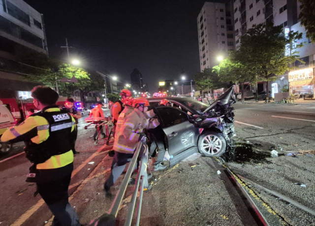 8일 인천 남동구 구월동 도로의 음주운전 사고 현장. 사진 = 인천소방본