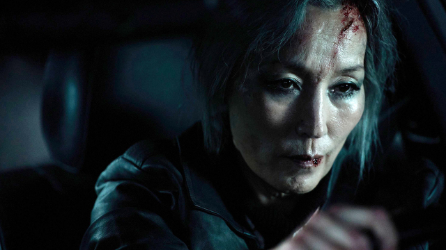 카리스마의 대명사 여배우 이혜영은 살아남기 위해서 칼날과 정신력 모두 연마해야 하는 노련한 암살자 ‘조각’을 압도적인 연기로 묘사한다. 사진제공=Well Go USA
