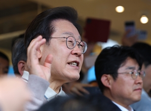이재명 "산불 피해보상 범위 확대…첨단장비 도입해 소방관 보호"