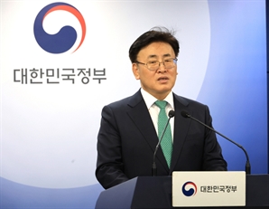 정부, ‘SKT 위약금 면제’ 이르면 내달 말 판단