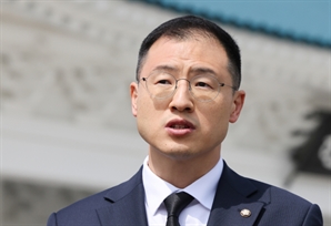 '국힘 탈당' 김상욱, 민주당 가나…"보수당 역할하는 민주당 거부할 이유 없어"