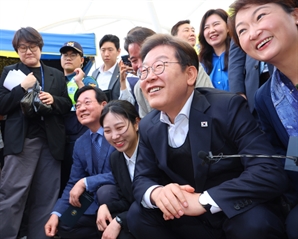 이재명, 국민의힘 대선후보 내홍에 “가만히 있으면 상대방 자빠져”