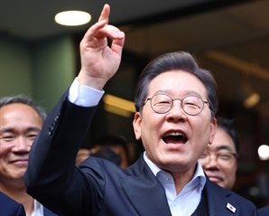 ‘문형배 은인’ 김장하 선생 만난 이재명… “훌륭한 제자두셨다”