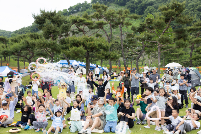 관람객들이 콘서트 시작에 앞서 다양한 이벤트를 즐기고 있다. 사진 제공=서원밸리 골프클럽