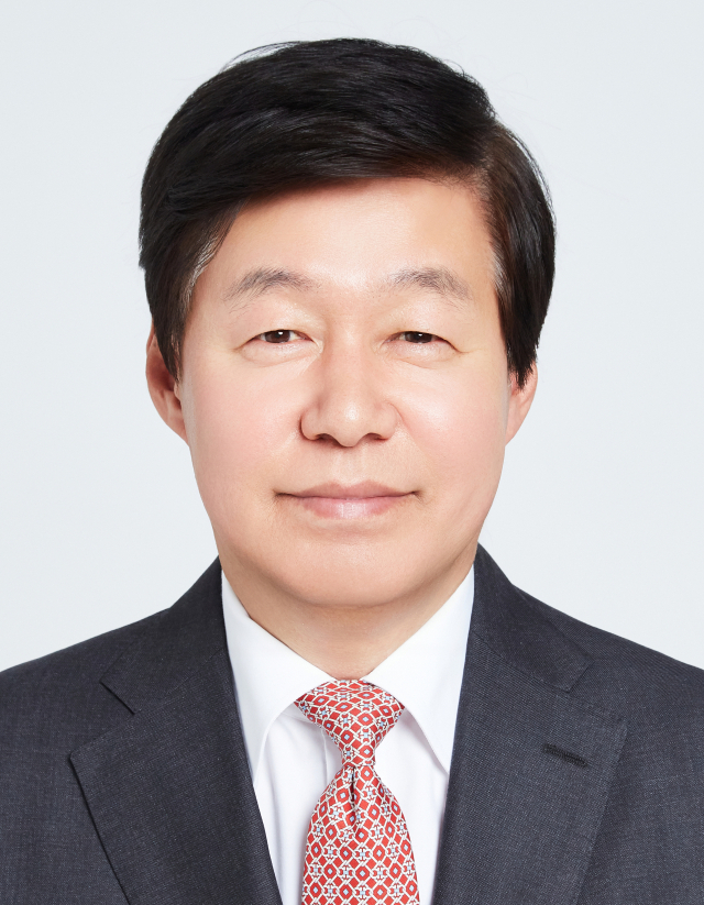 안경덕 전 고용노동부 장관. 사진 제공=법무법인 광장