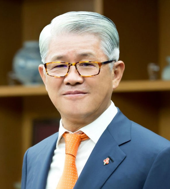 최신원 전 SK네트웍스 회장, ㈜SK 지분 전량 매도